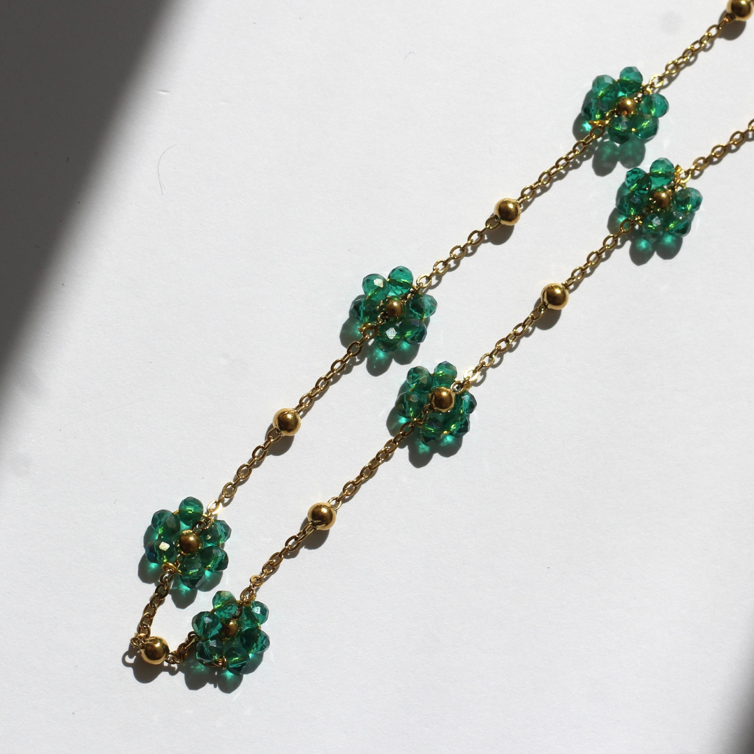 COLLAR FLORES VERDE JADE