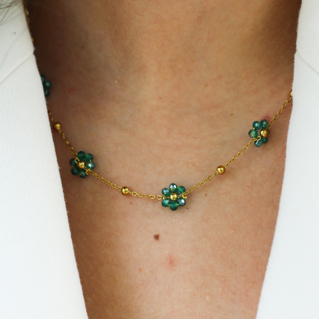COLLAR FLORES VERDE JADE