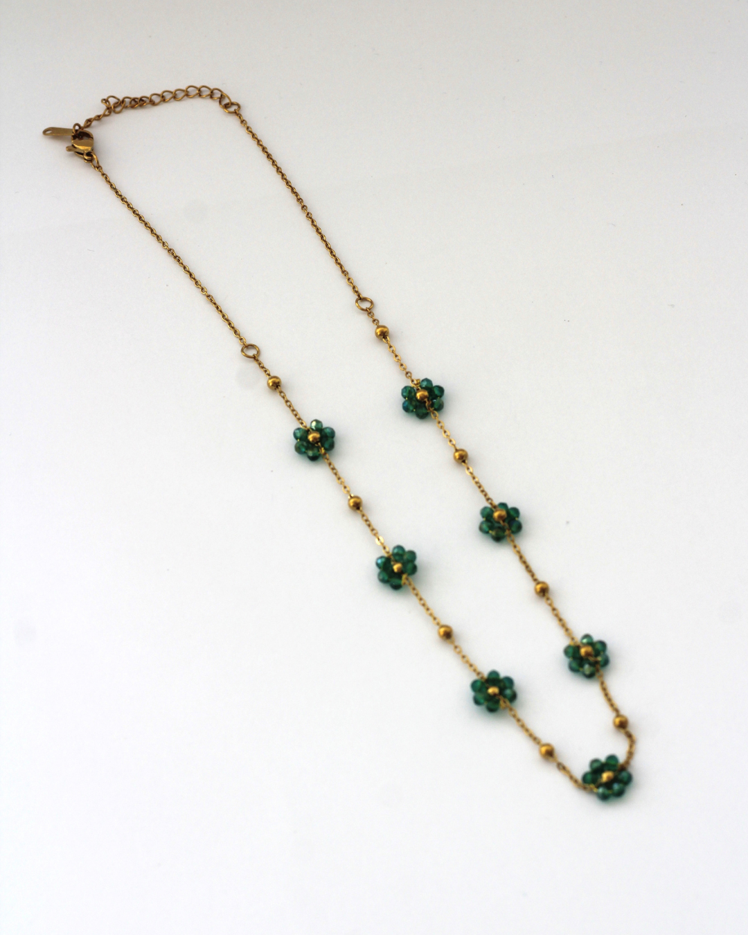 COLLAR FLORES VERDE JADE