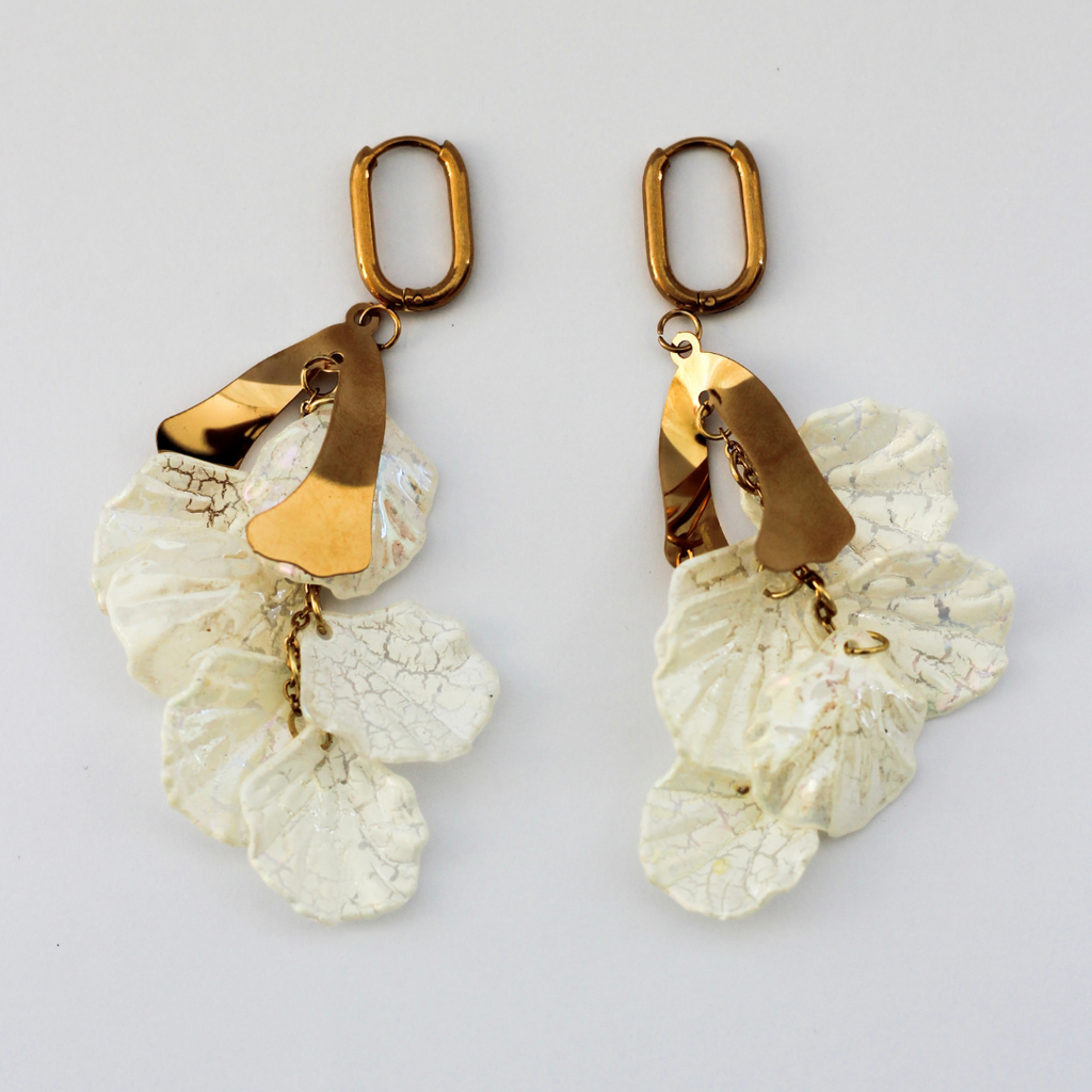 ARETES HOJAS BLANCAS