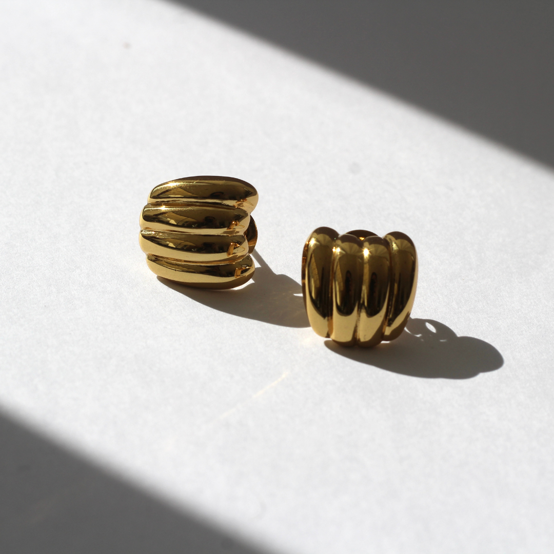 PENDIENTES DORADOS CLÁSICOS