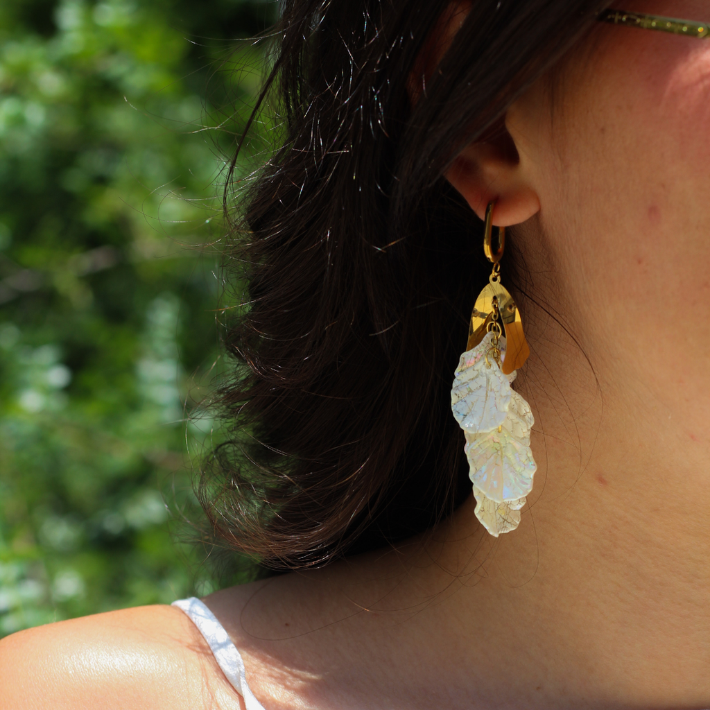ARETES HOJAS BLANCAS